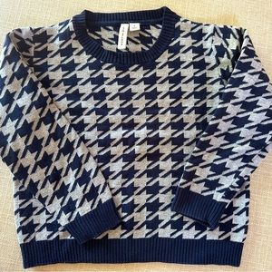 Adorable navy and grey crew neck sweater!